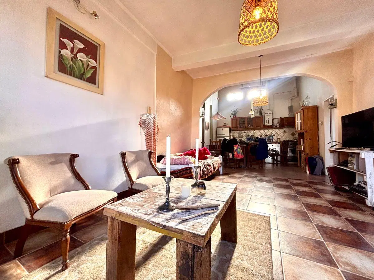 Casa 3 Ambientes Remodelada, con Jardín, Pileta, Quincho y Doble Cochera 4