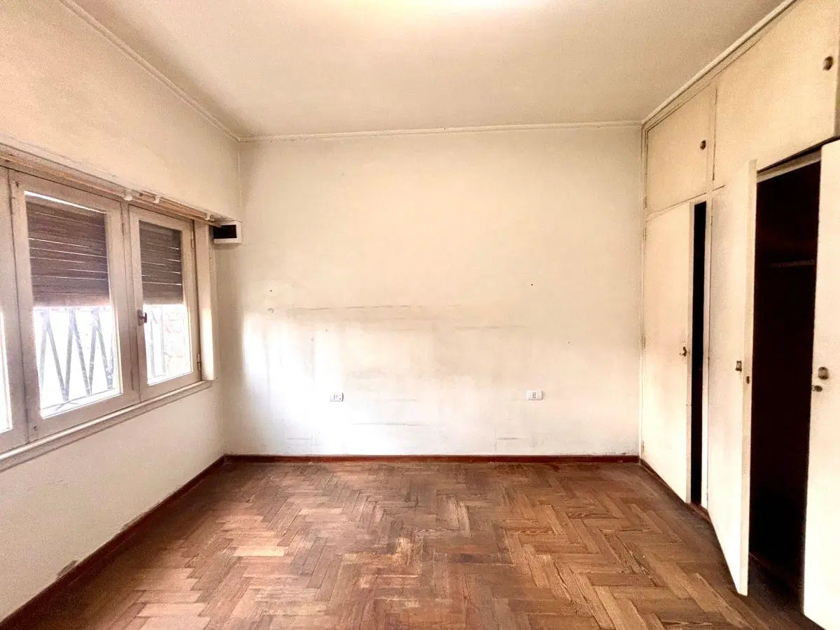 Chalet de 3 Ambientes con Quincho, Fondo Parquizado y Excelente Ubicación 5
