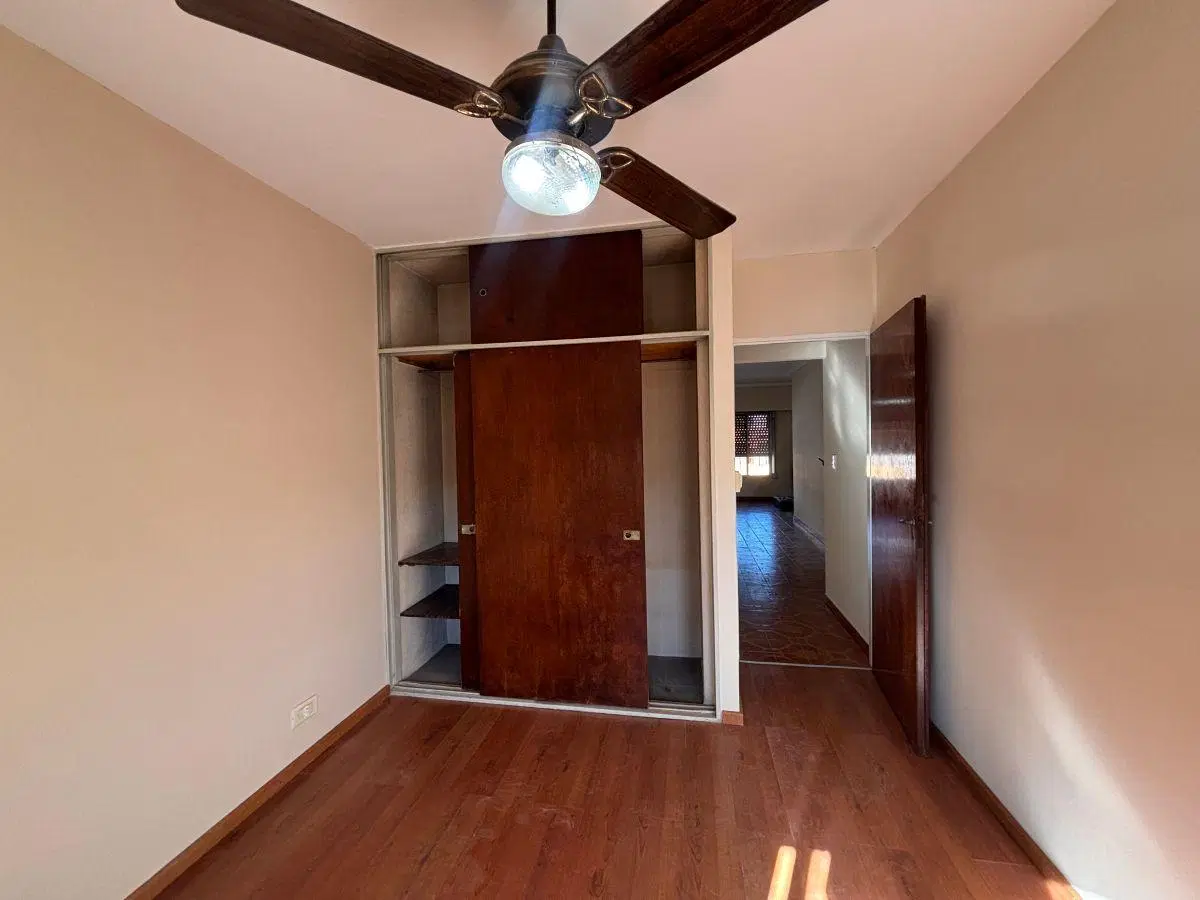 Alquiler – Departamento de 2 ambientes en planta alta 5