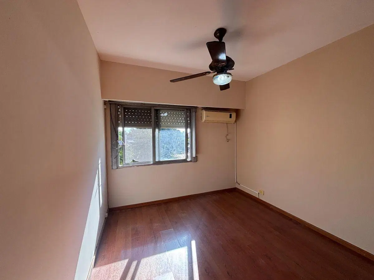 Alquiler – Departamento de 2 ambientes en planta alta 8