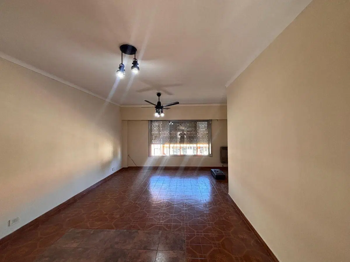 Alquiler – Departamento de 2 ambientes en planta alta 2