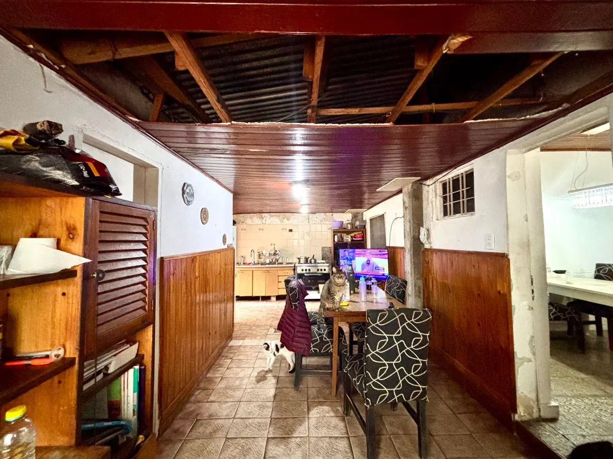 Casa 3 ambientes en zona comercial 8