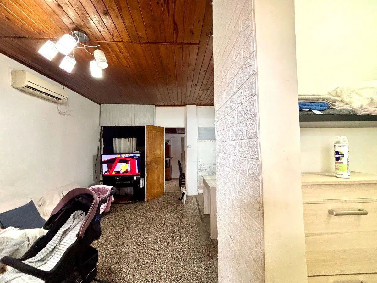 Casa 3 ambientes en zona comercial 4