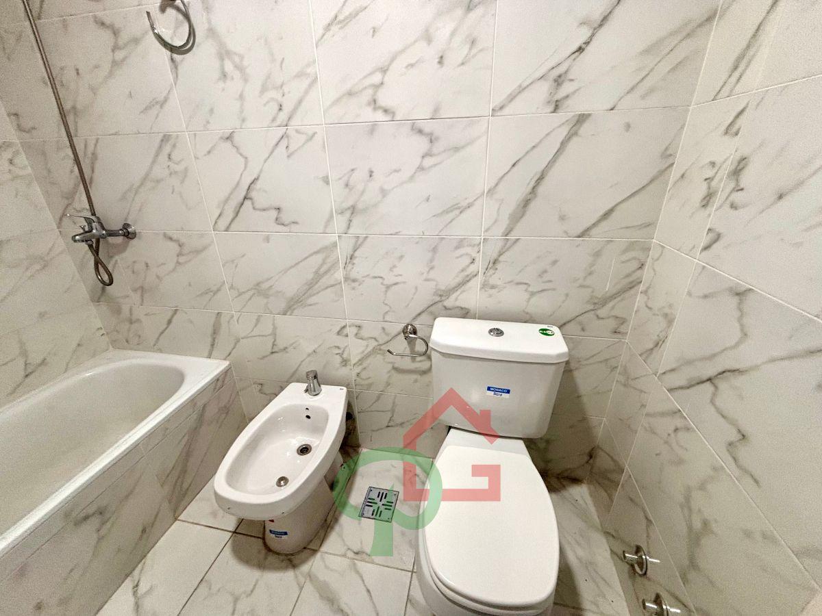 Foto de ¡A ESTRENAR! Dúplex de 3 Ambientes con Jardín y Cochera en Adrogué, imagen 1
