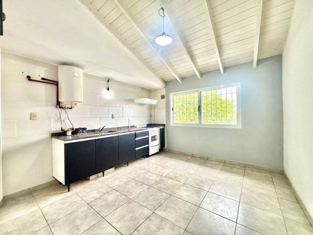 Foto de Amplio Departamento en Planta Alta – Oportunidad con Financiación, imagen 1