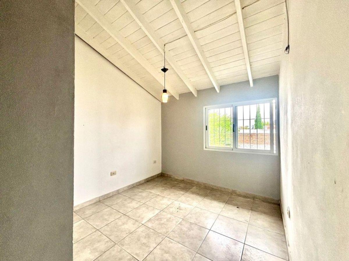 Foto de Amplio Departamento en Planta Alta – Oportunidad con Financiación, imagen 1