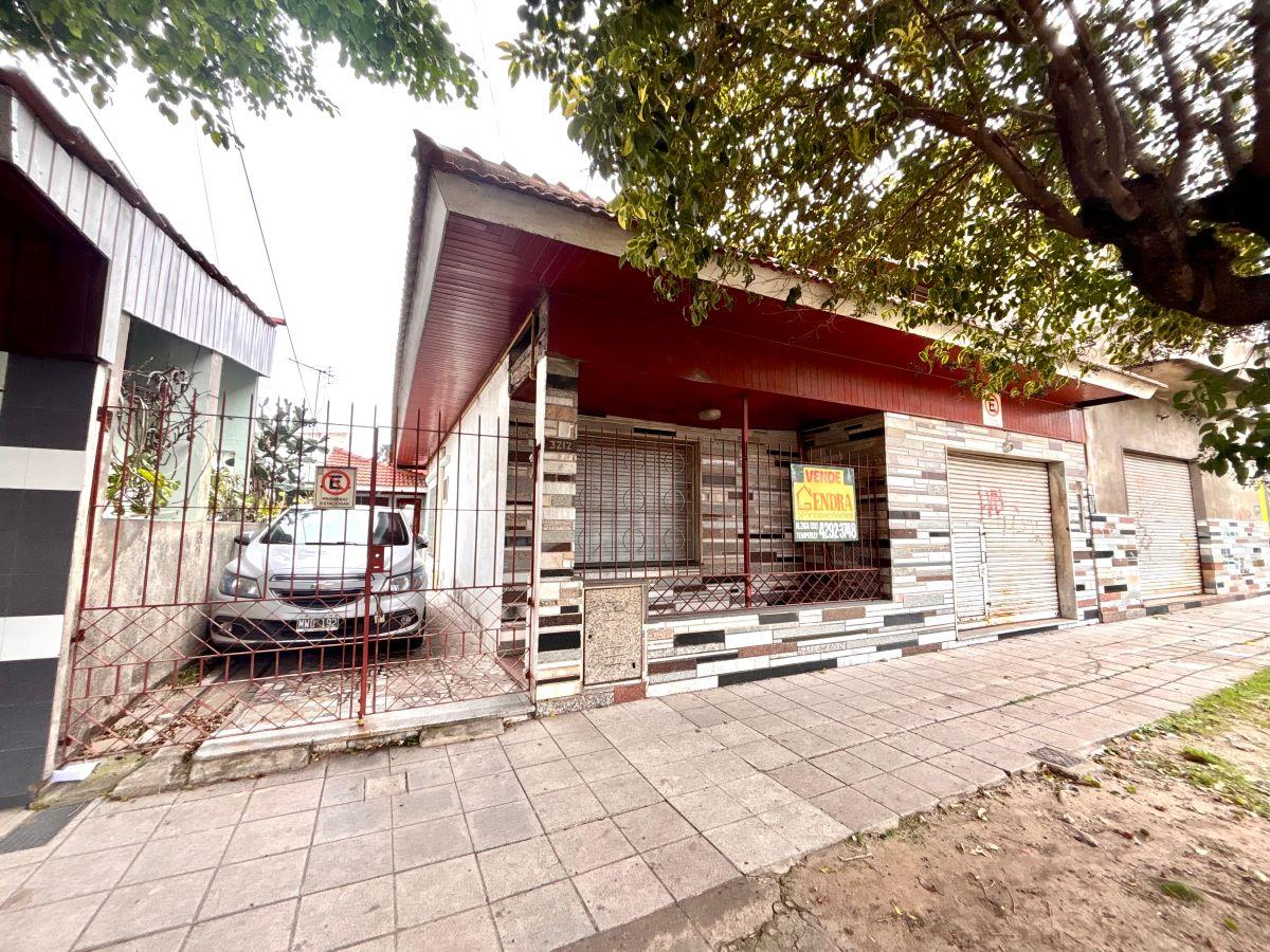 Foto de Casa en Venta con 2 Viviendas,Local, Garage y Patio, imagen 3