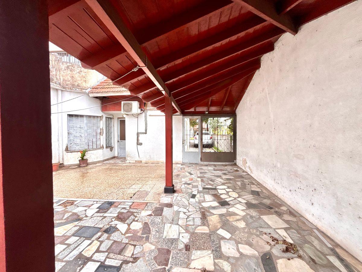Foto de Casa en Venta con 2 Viviendas,Local, Garage y Patio, imagen 5