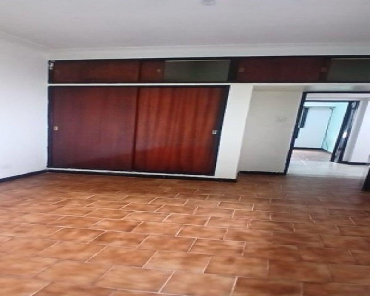 Foto de Casa de 3 Ambientes en Alquiler con Cochera, imagen 1