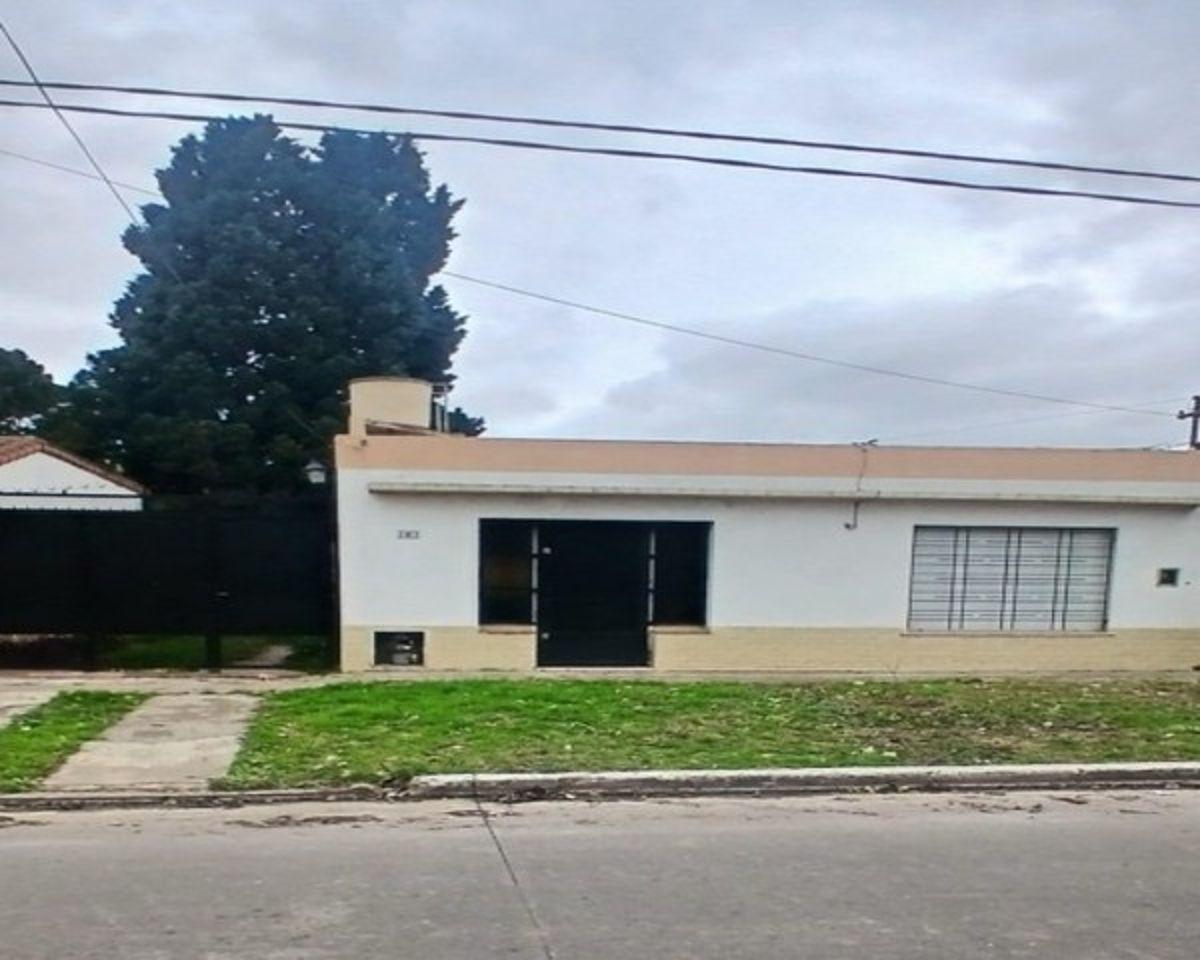 Foto de Casa de 3 Ambientes en Alquiler con Cochera, imagen 3