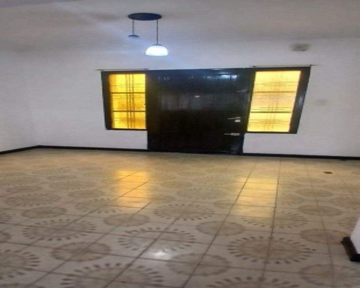 Foto de Casa de 3 Ambientes en Alquiler con Cochera, imagen 5