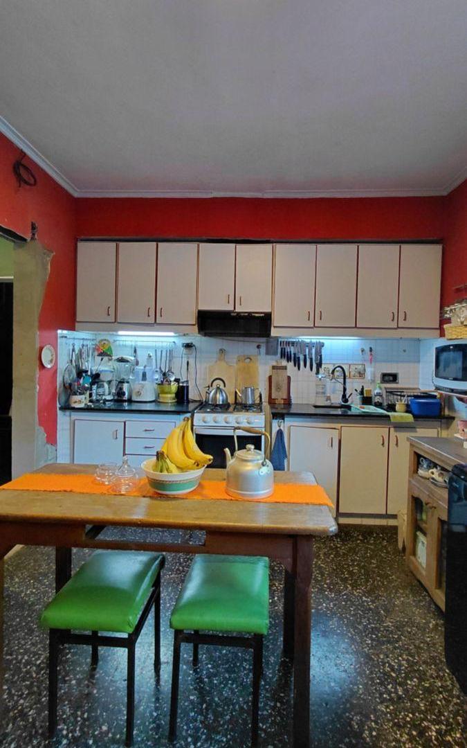 Foto de CASA 7 AMBIENTES CON GARAGE Y JARDÍN – APTA CRÉDITO, imagen 3