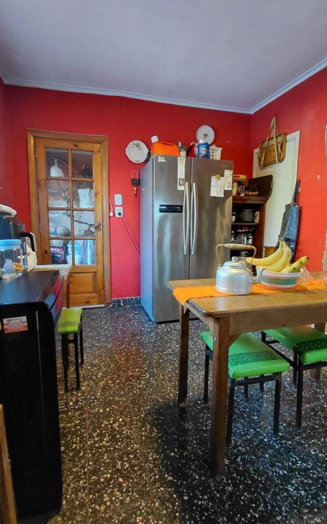 Foto de CASA 7 AMBIENTES CON GARAGE Y JARDÍN – APTA CRÉDITO, imagen 2