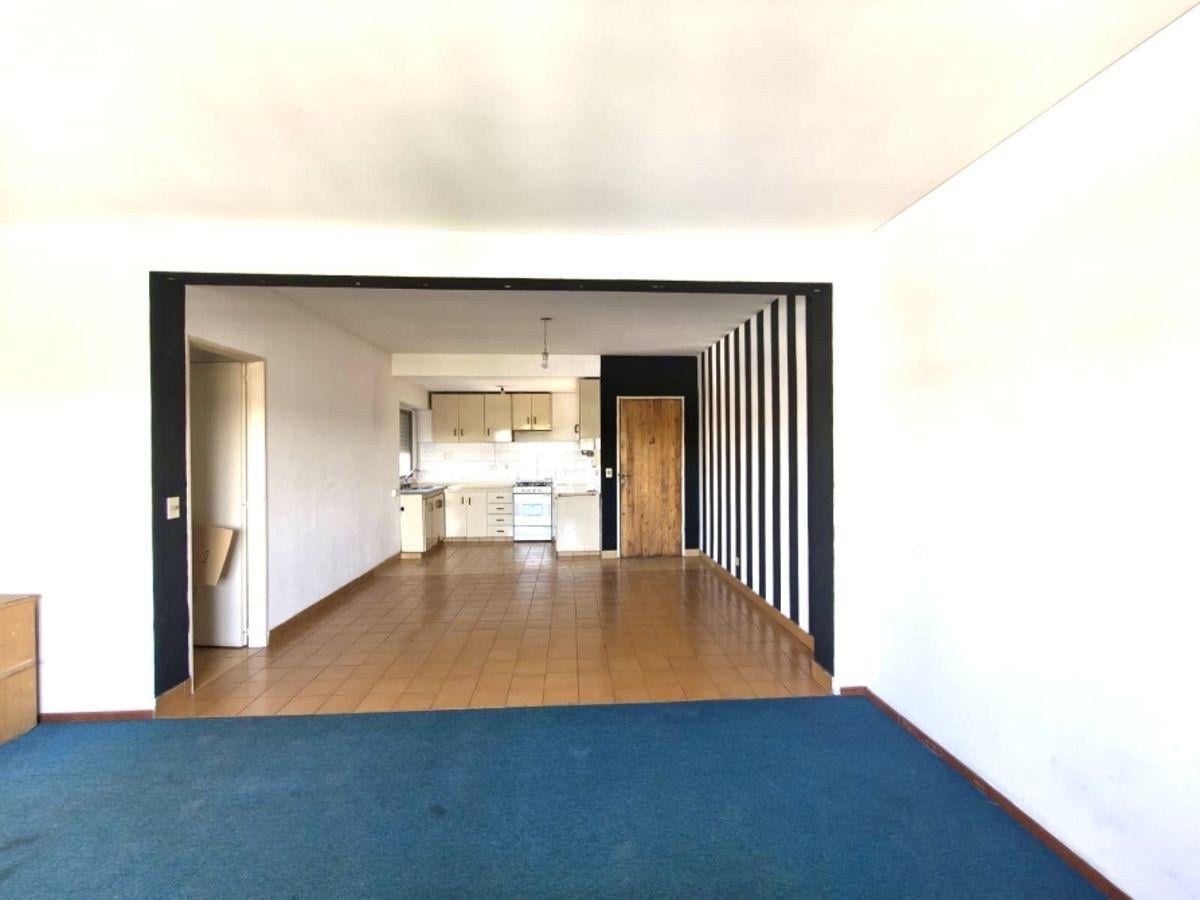 Foto de Cómodo departamento de 3 ambientes ubicado en 4to piso APTO CREDITO, imagen 3