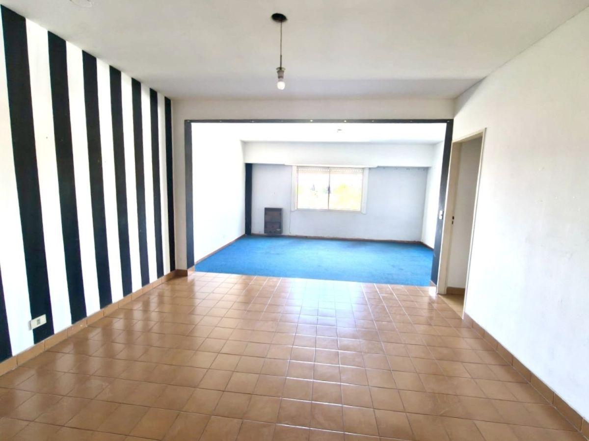 Foto de Cómodo departamento de 3 ambientes ubicado en 4to piso APTO CREDITO, imagen 2