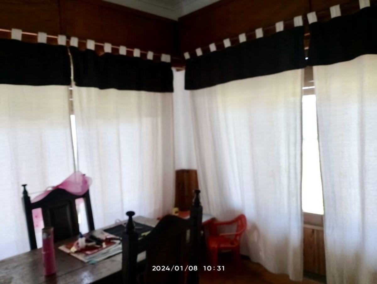 Foto de Casa con Amplio Jardín, Quincho y Piscina en Venta, imagen 4