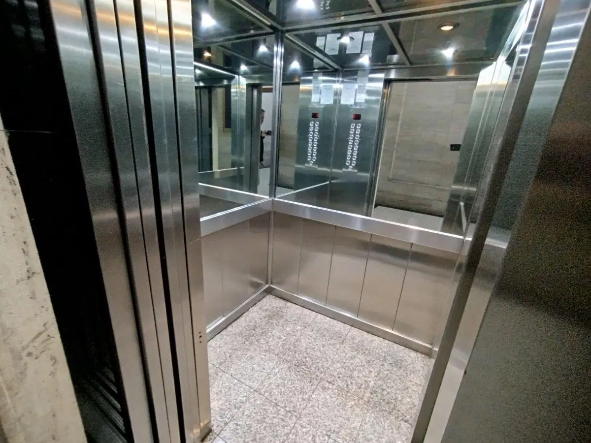 Av. Diagonal Norte y Esmeralda - Oficina excelente construcción amplia - 2 ambientes - Baño propio 4