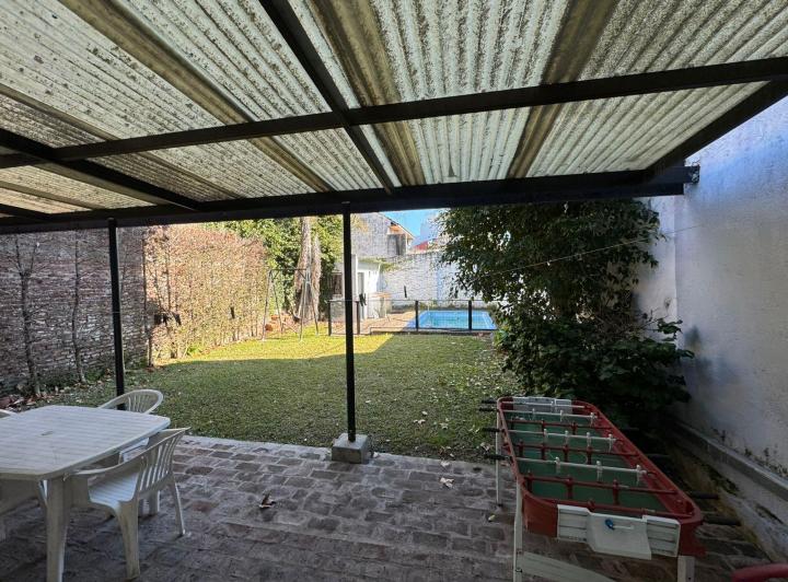 Castelli y España - Casa con jardin y pil - Venta - Tigre 3