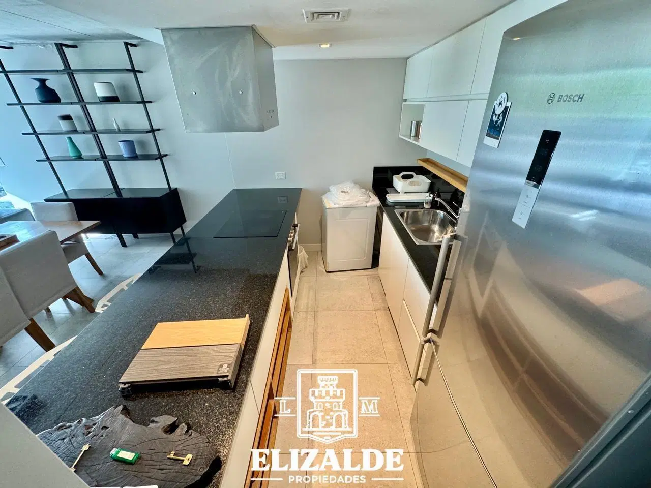 General Arias y Uruguay - Exclusivo depto. con jardín, pileta, parrilla y coch - Venta - Punta Chica 4
