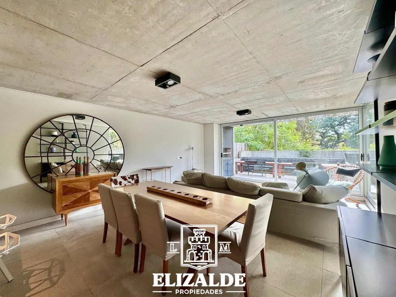General Arias y Uruguay - Exclusivo depto. con jardín, pileta, parrilla y coch - Venta - Punta Chica 2