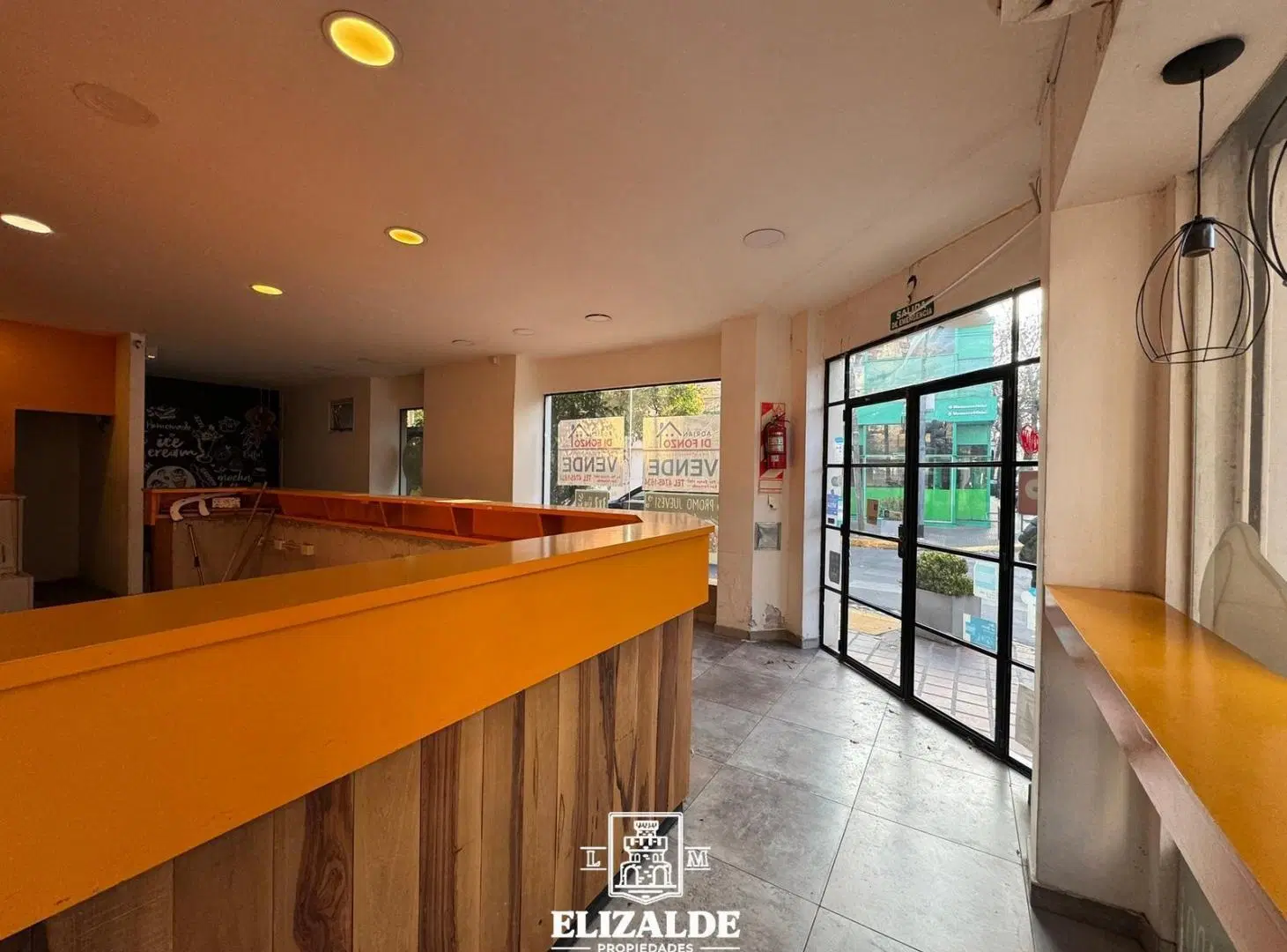 Constitución y Ayacucho - Local en esquina - Venta - San Fernando 2