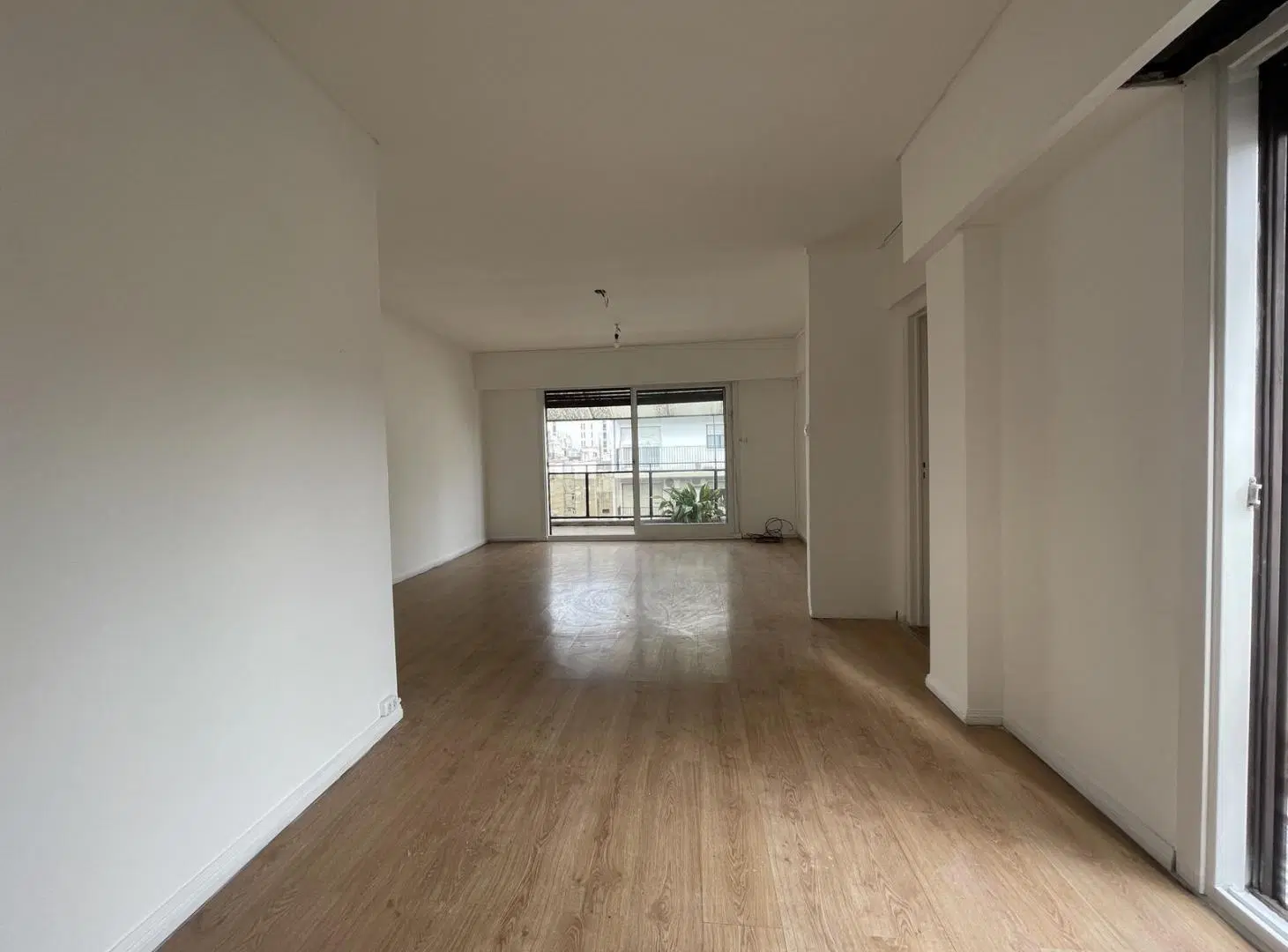 Arenales y Suipacha | 3 Amb C/ Dep. | Balcon Corrido Frente | Cochera Espacio | Todo Luz | Piso Alto 4