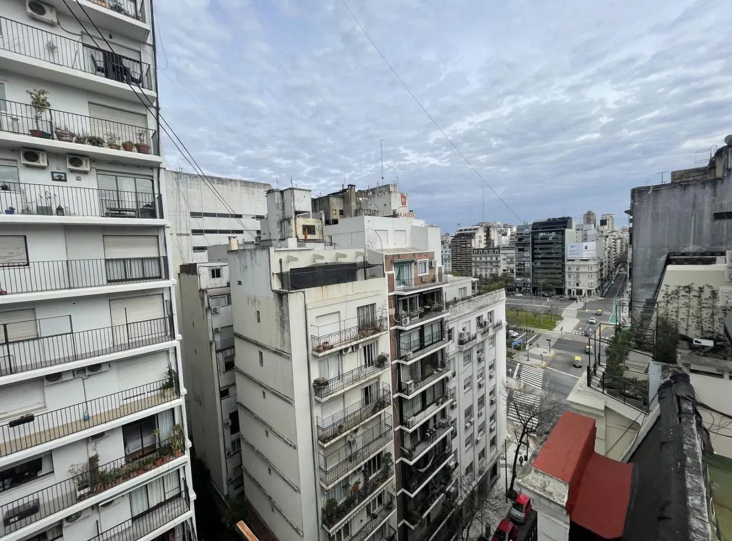 Arenales y Suipacha | 3 Amb C/ Dep. | Balcon Corrido Frente | Cochera Espacio | Todo Luz | Piso Alto 3