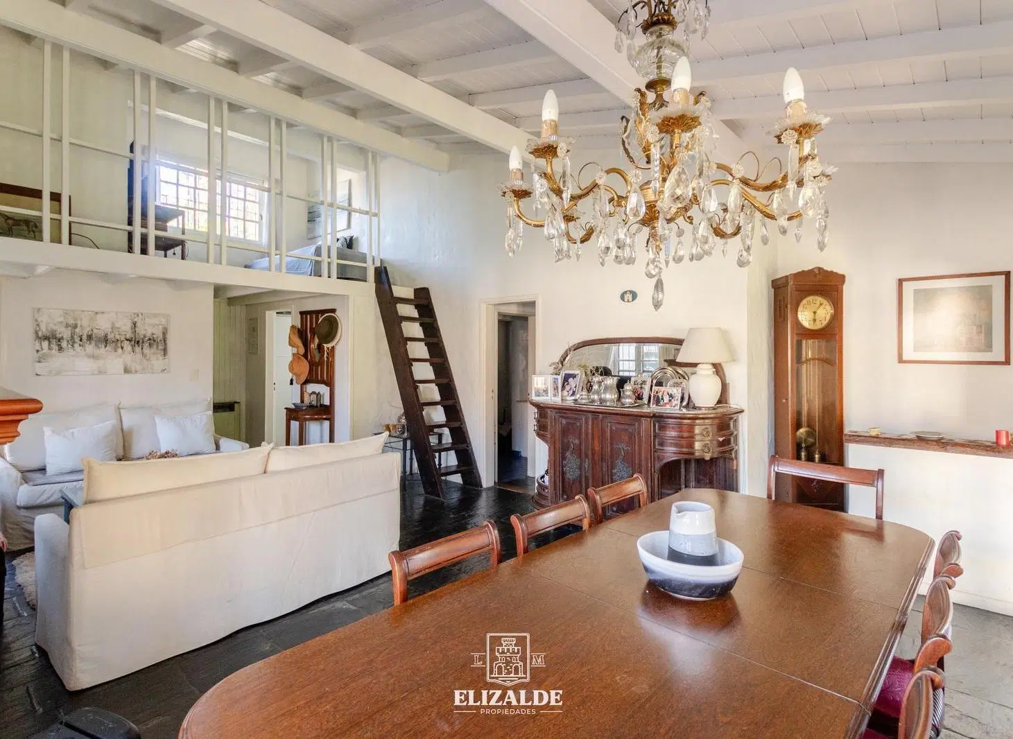 John F. Kennedy  y Zanocchi - Casa con jardin, pileta, parrilla - Venta 3