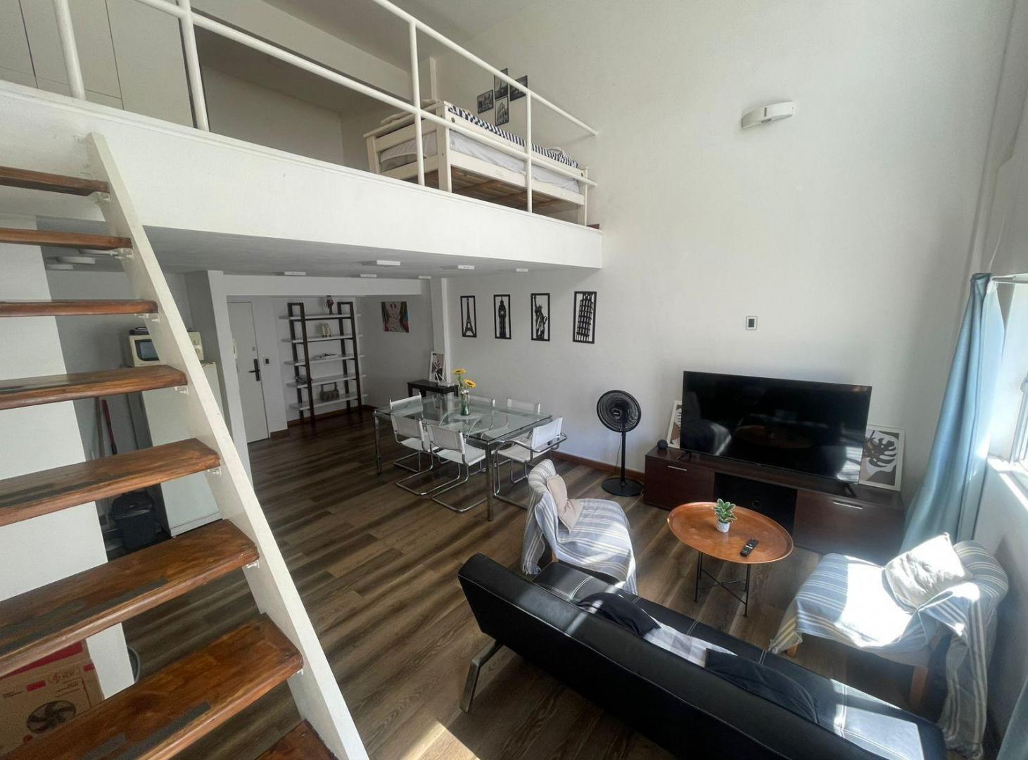 Foto de Suipacha y Arroyo - Dúplex - Luminoso, imagen 2