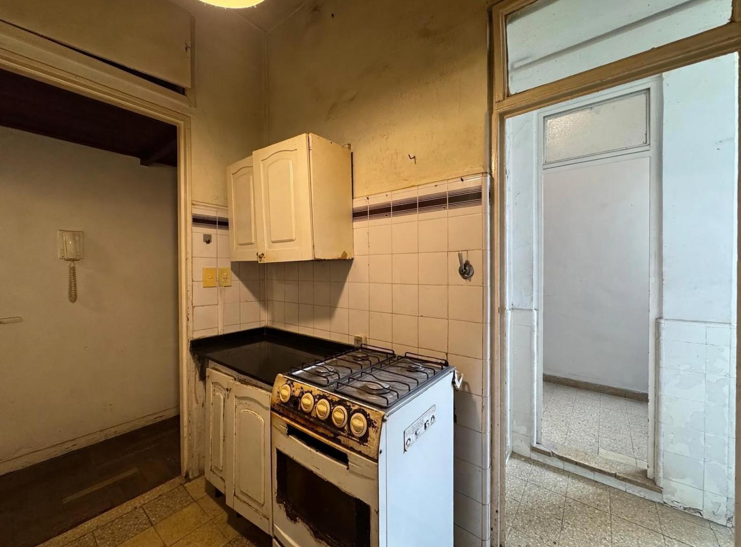 Foto de Sargento Cabral y Suipacha - 3 amb a refaccionar - Venta - Retiro, imagen 5