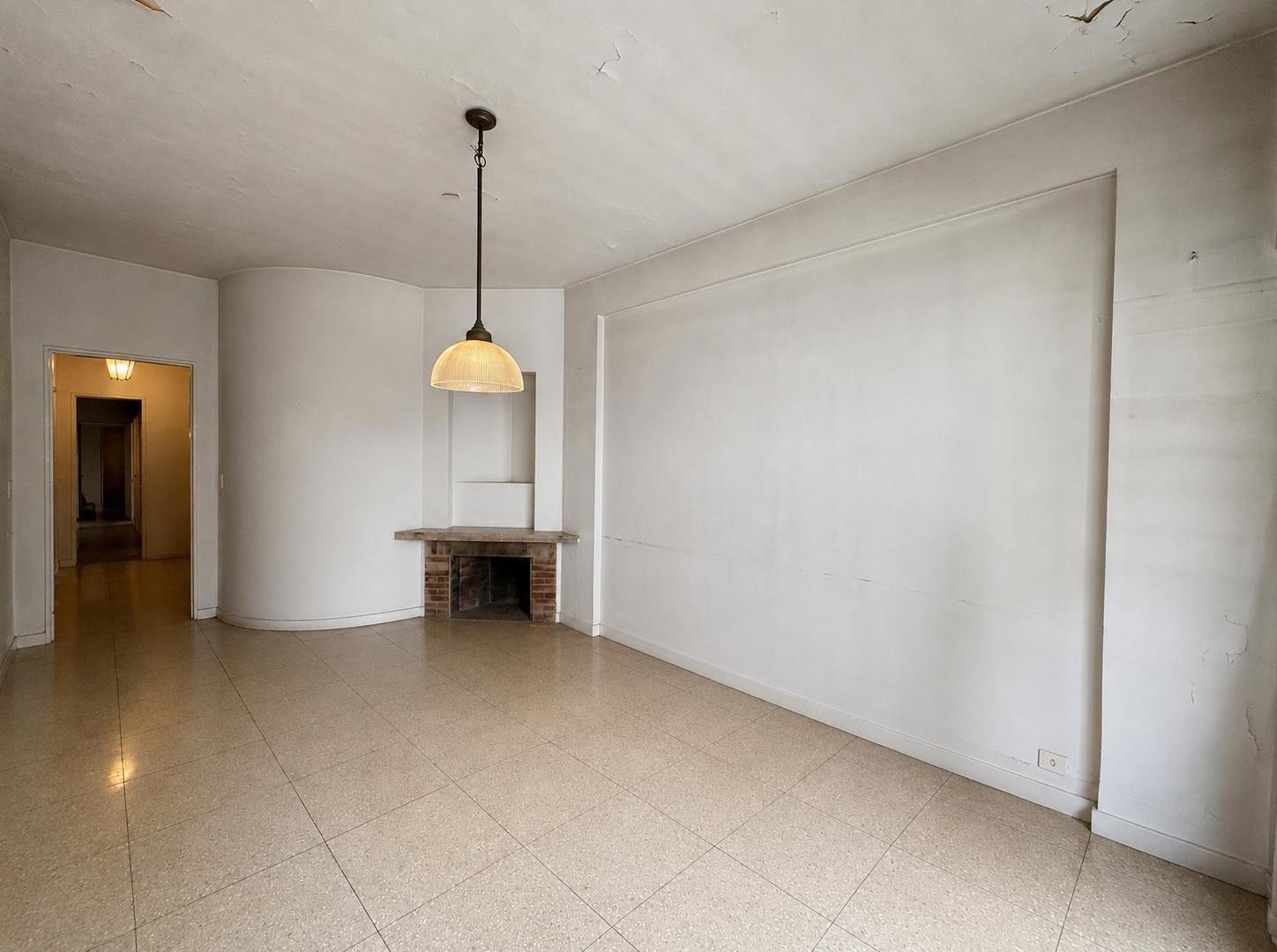 Foto de Sargento Cabral y Suipacha - 3 amb a refaccionar - Venta - Retiro, imagen 2