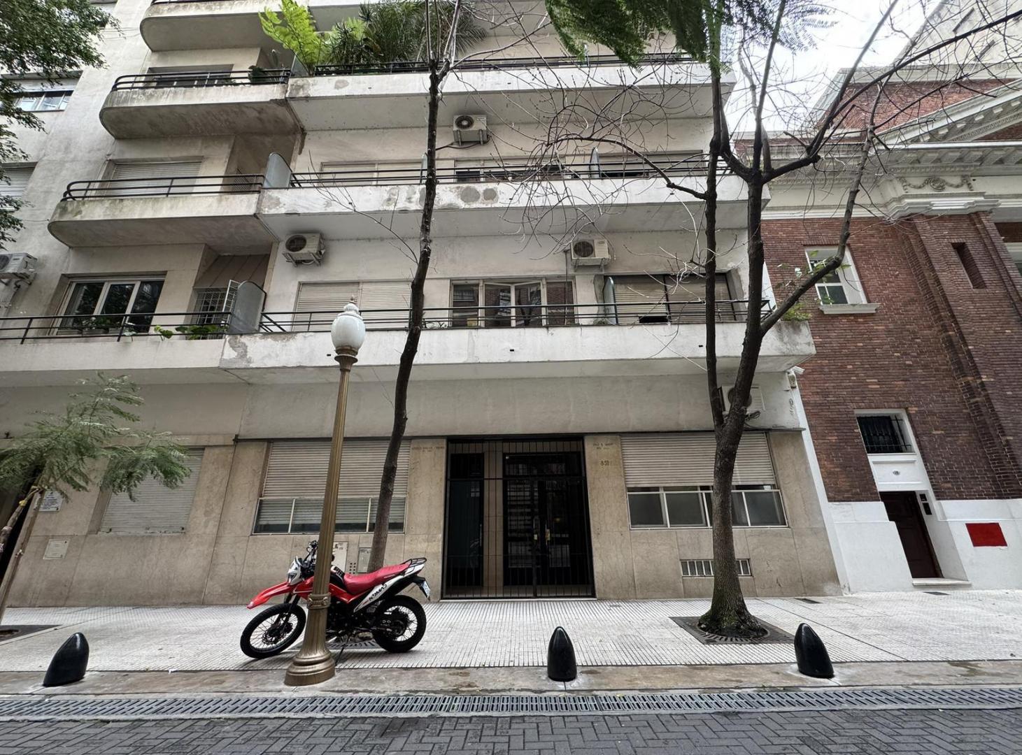 Foto de Sargento Cabral y Suipacha - 3 amb a refaccionar - Venta - Retiro, imagen 3