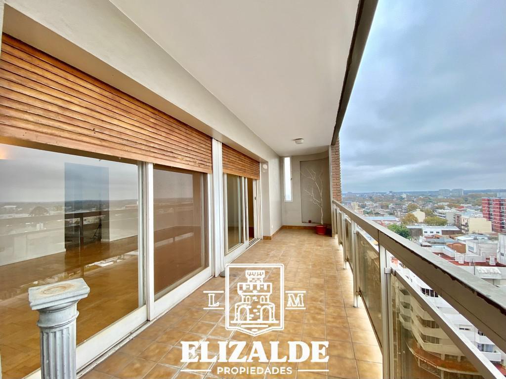 Foto de Constitucion y Quirno Costa - Piso alto luminoso con coch y baul - San, imagen 1