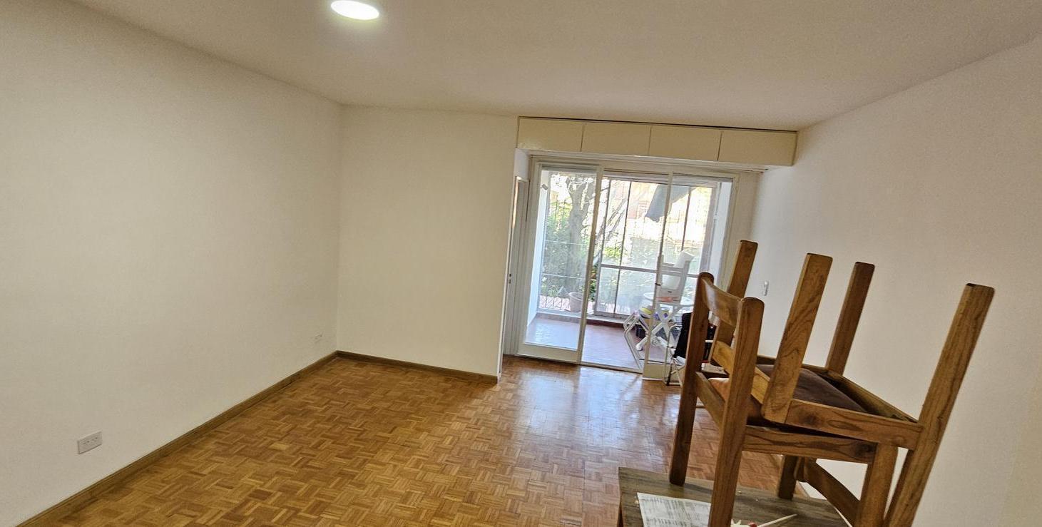 San Nicolas 200 piso 1ro - Monoambiente con balcón.-