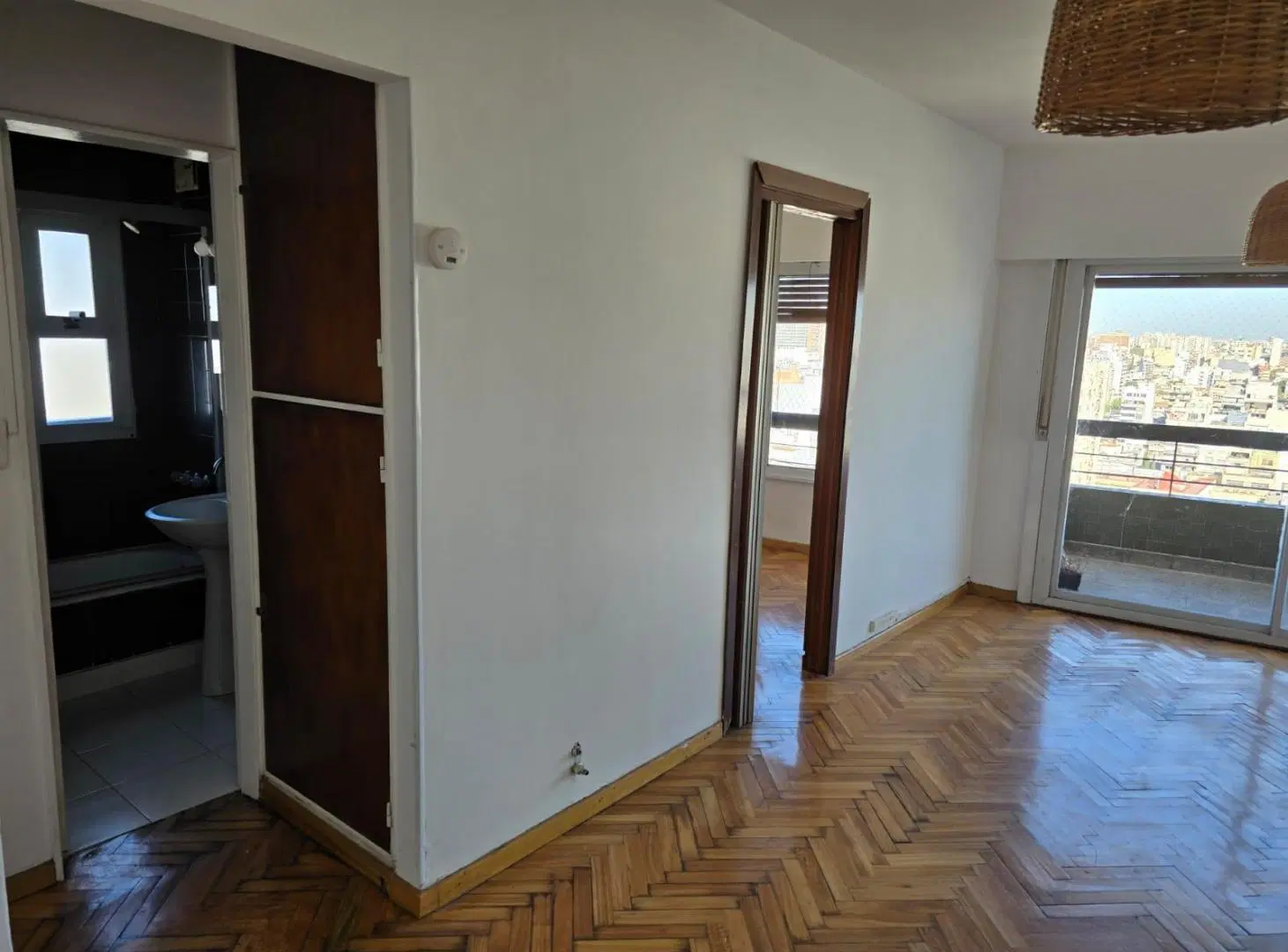 Quesada 2300 Piso alto con balcón 5