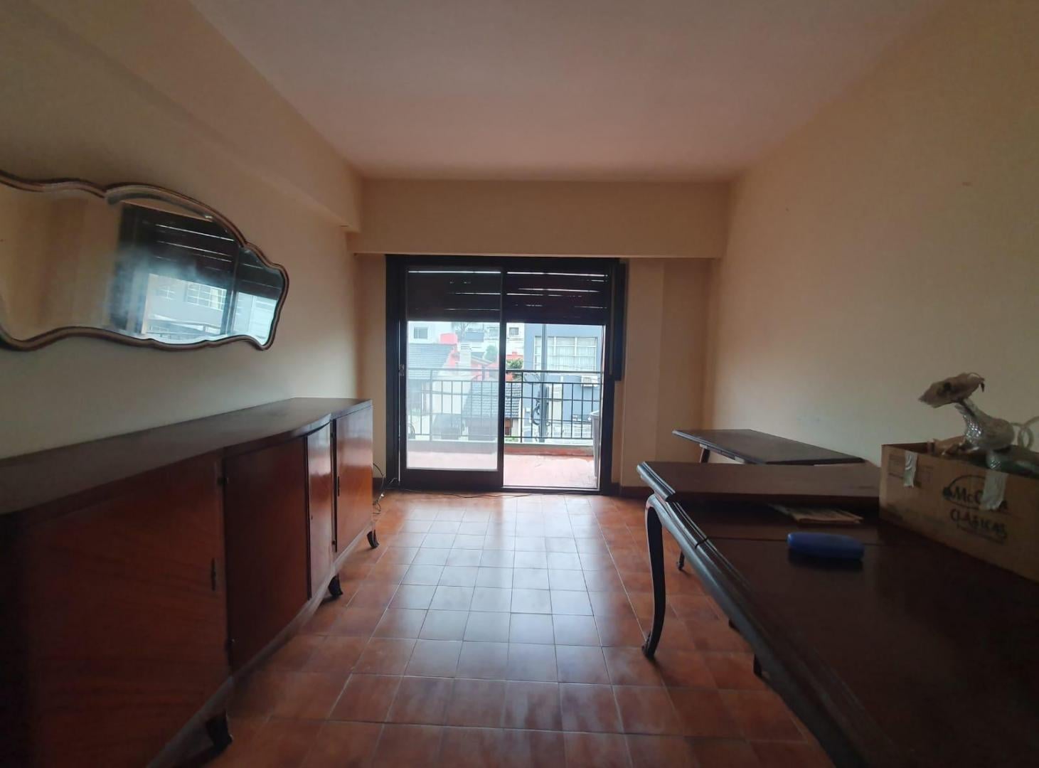 Foto de Departamento Pareja al 2100 esquina a la calle con balcón, imagen 2