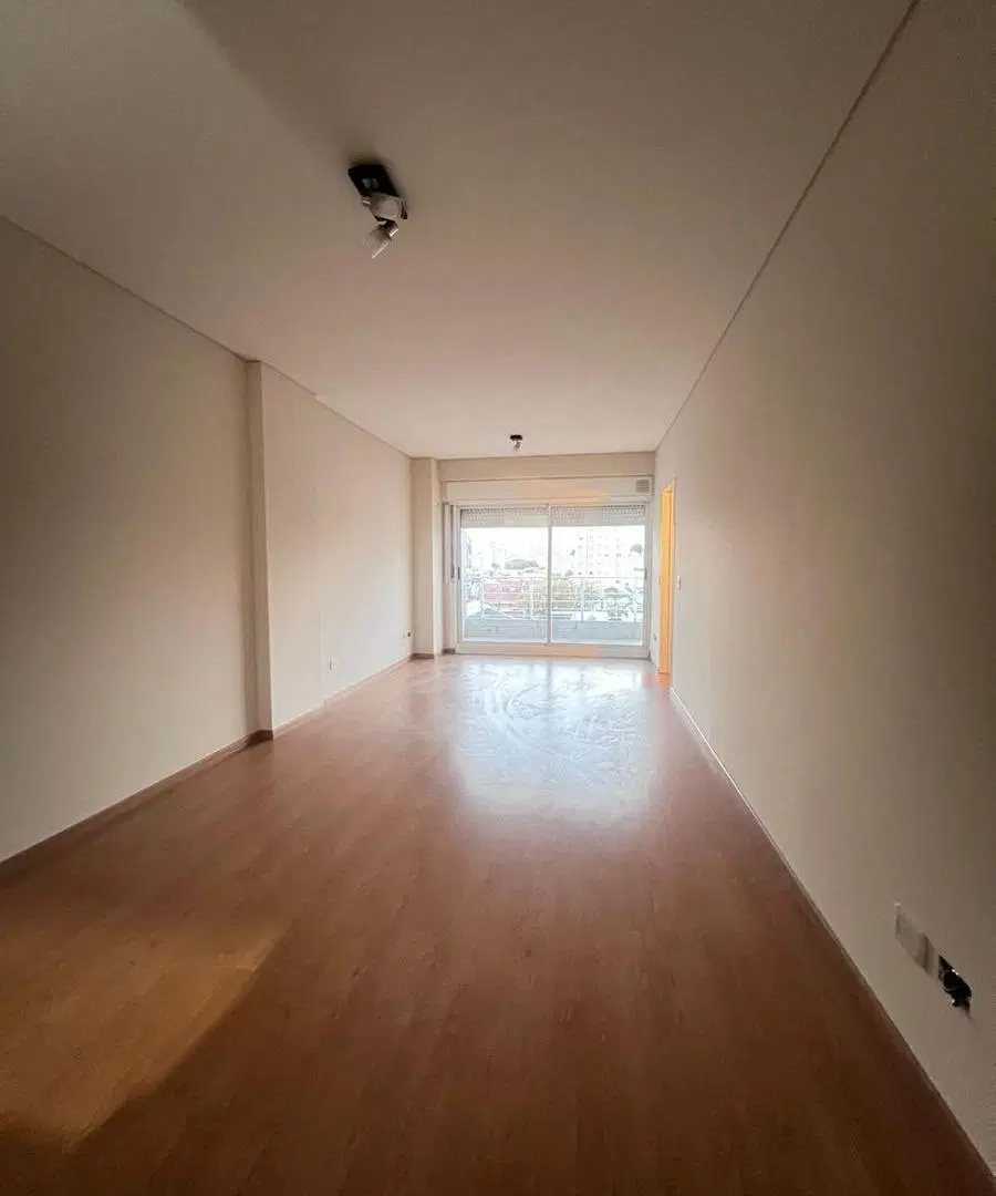 MONOAMBIENTE DIVISIBLE CON BALCÓN Y VISTAS ABIERTAS | SÚPER LUMINOSO 4