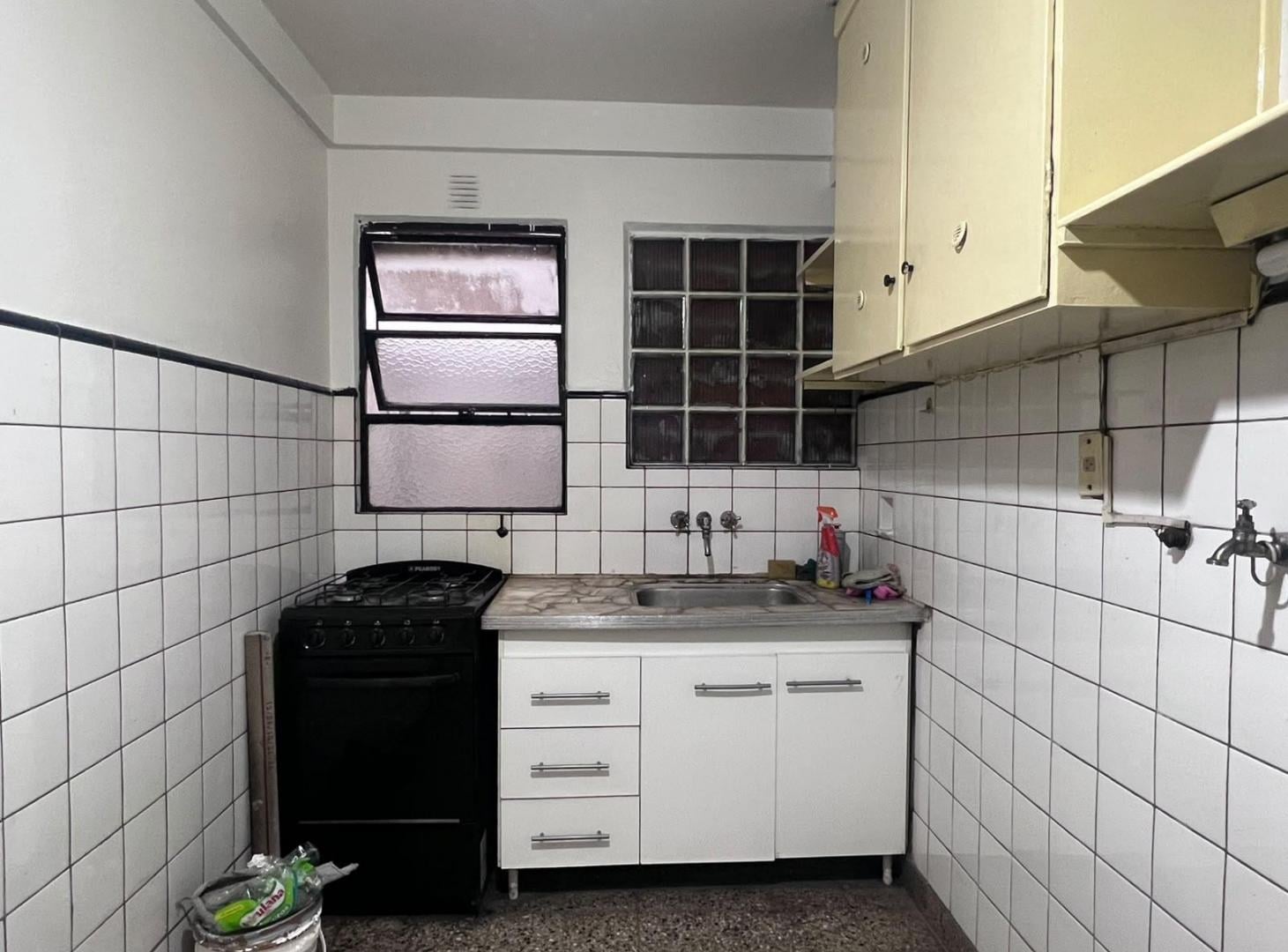 Foto de 2 Ambientes Con Amplia Cocina Independiente - Excelente Ubicacion, imagen 3