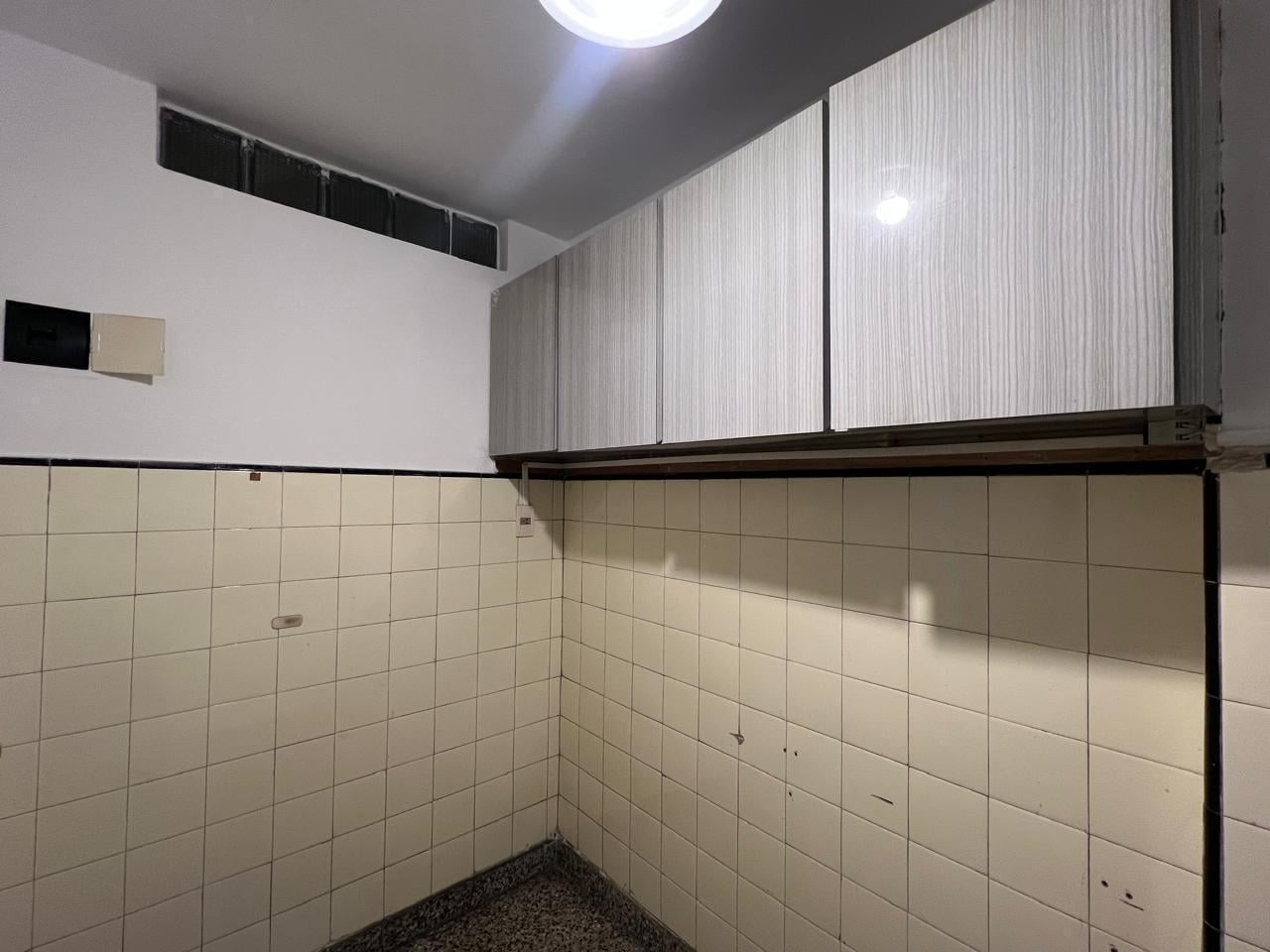 Foto de 2 AMBIENTES EN VENTA – EXCELENTE UBICACIÓN Y BAJAS EXPENSAS, imagen 1