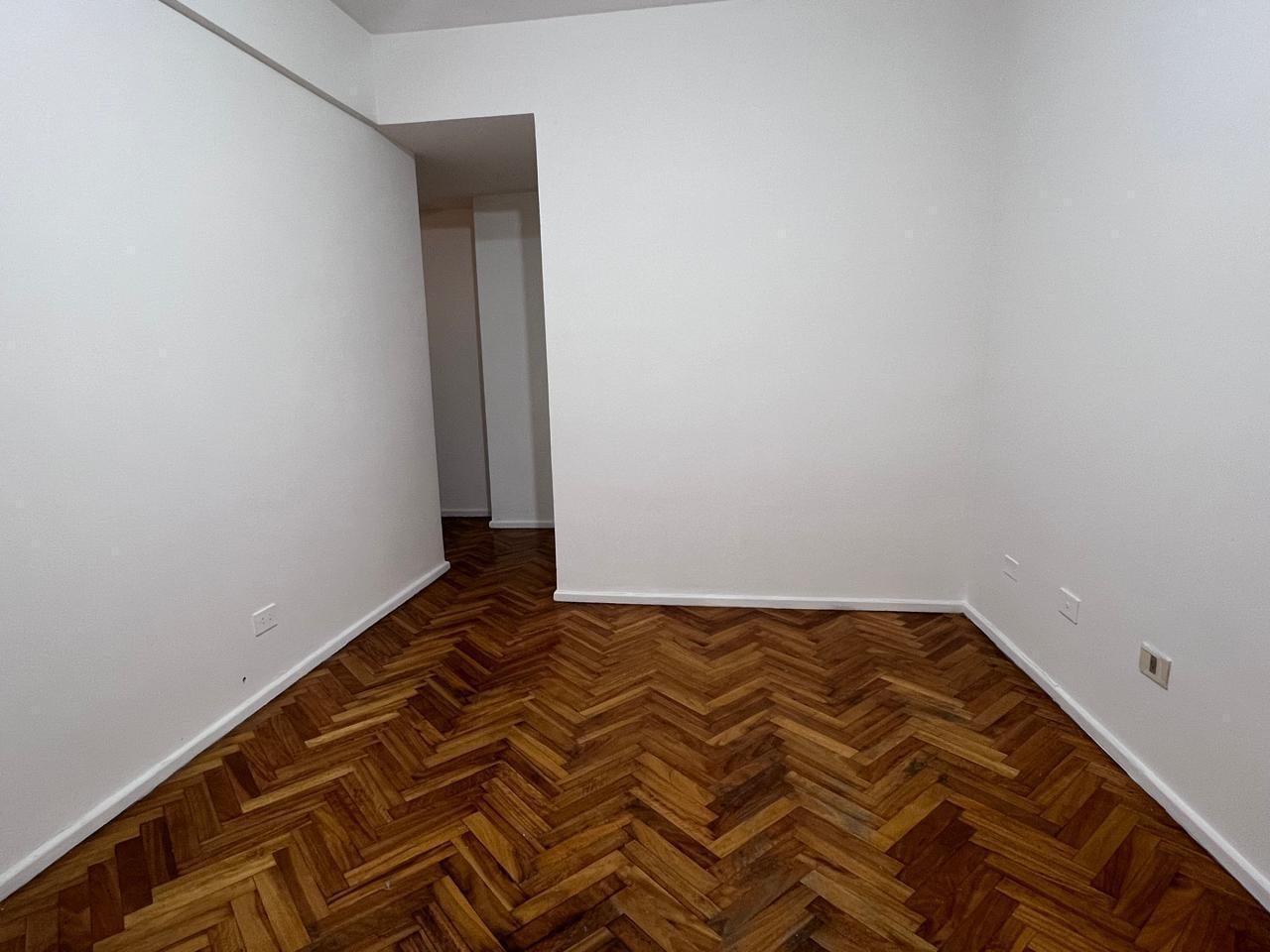 Foto de 2 AMBIENTES EN VENTA – EXCELENTE UBICACIÓN Y BAJAS EXPENSAS, imagen 4