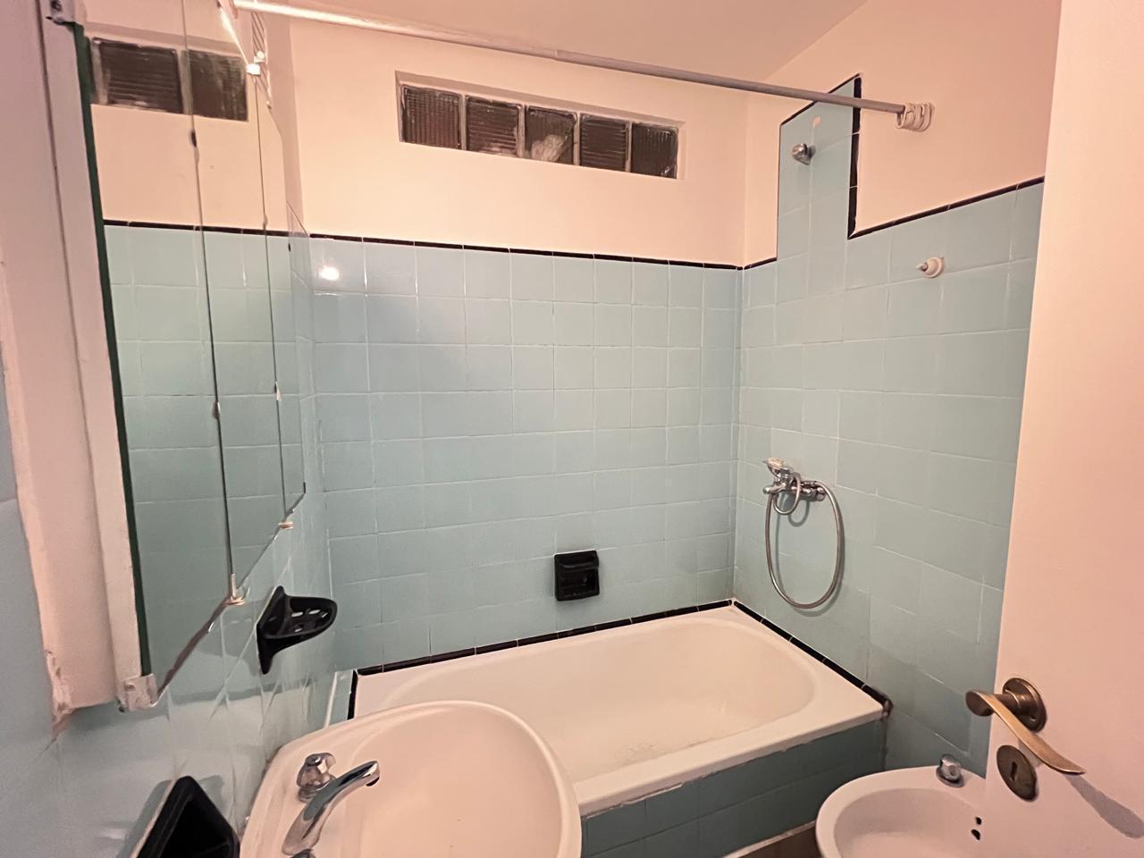 Foto de 2 Ambientes En Alquiler Excelente Ubicación Y Bajas Expensas, imagen 5