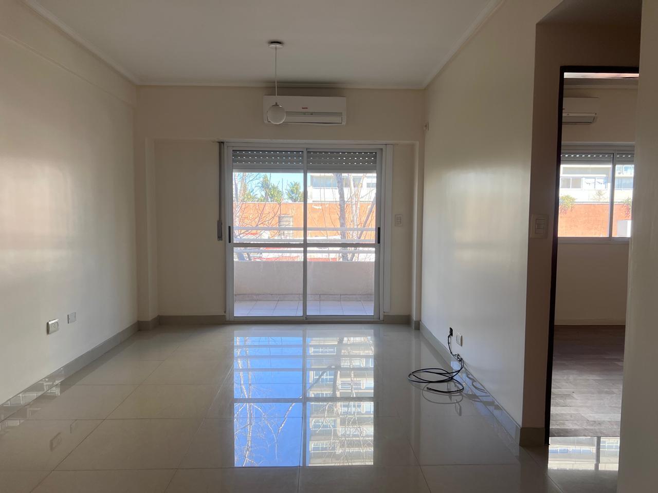 Foto de 2 Ambientes En Alquiler | Balcón Súper Luminoso, imagen 2