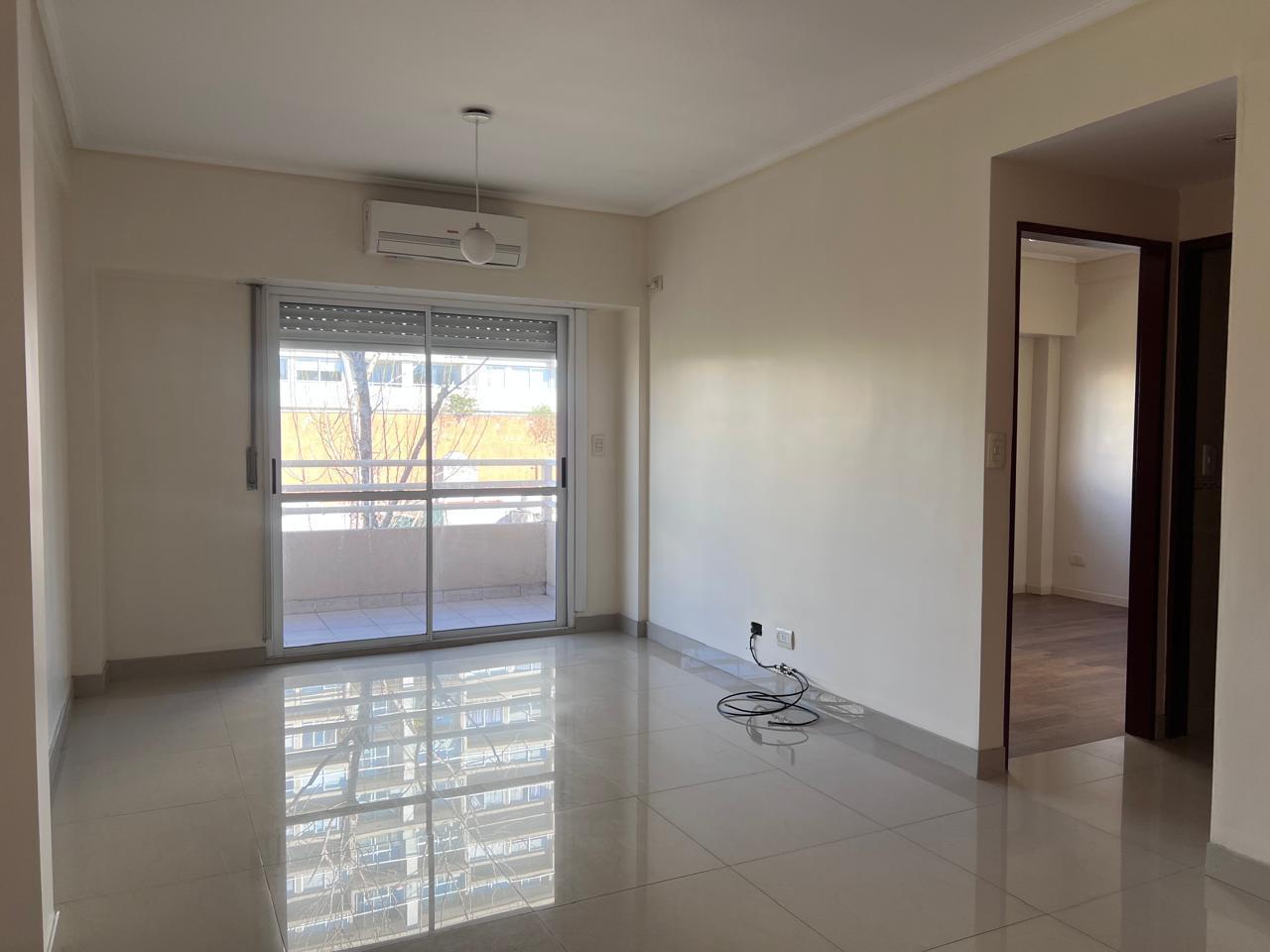 Foto de 2 Ambientes En Alquiler | Balcón Súper Luminoso, imagen 1