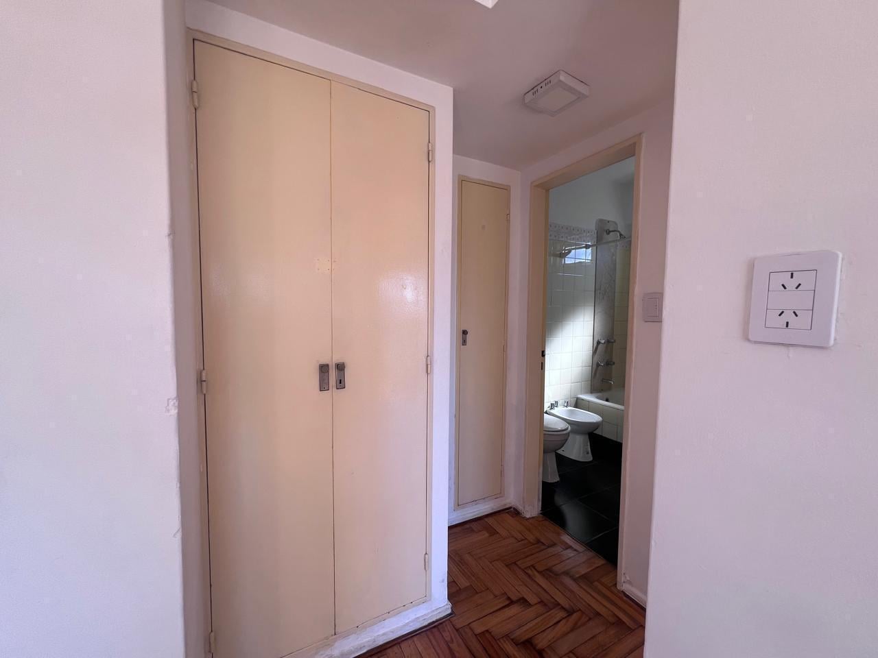 Foto de Amplio 2 Ambientes Súper Luminoso Y Con Bajas Expensas, imagen 5