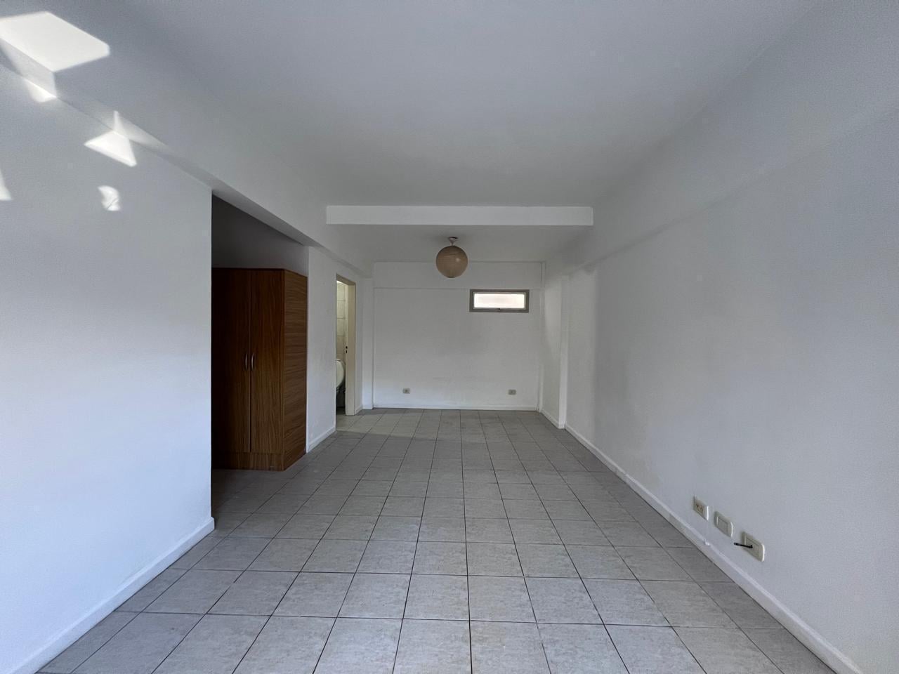 Foto de Amplio Monoambiente Con Cocina Independiente Bajas Expensas, imagen 1