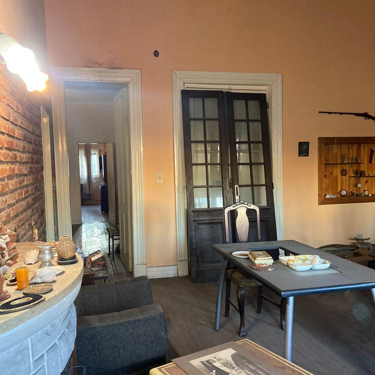 Foto de CASA EN VENTA CON EXTRAORDINARIO LOTE EN LOMAS DE ZAMORA, imagen 4