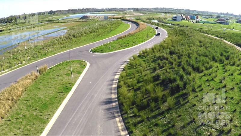 Terreno en venta Barrio Acacias Puertos del Lago.