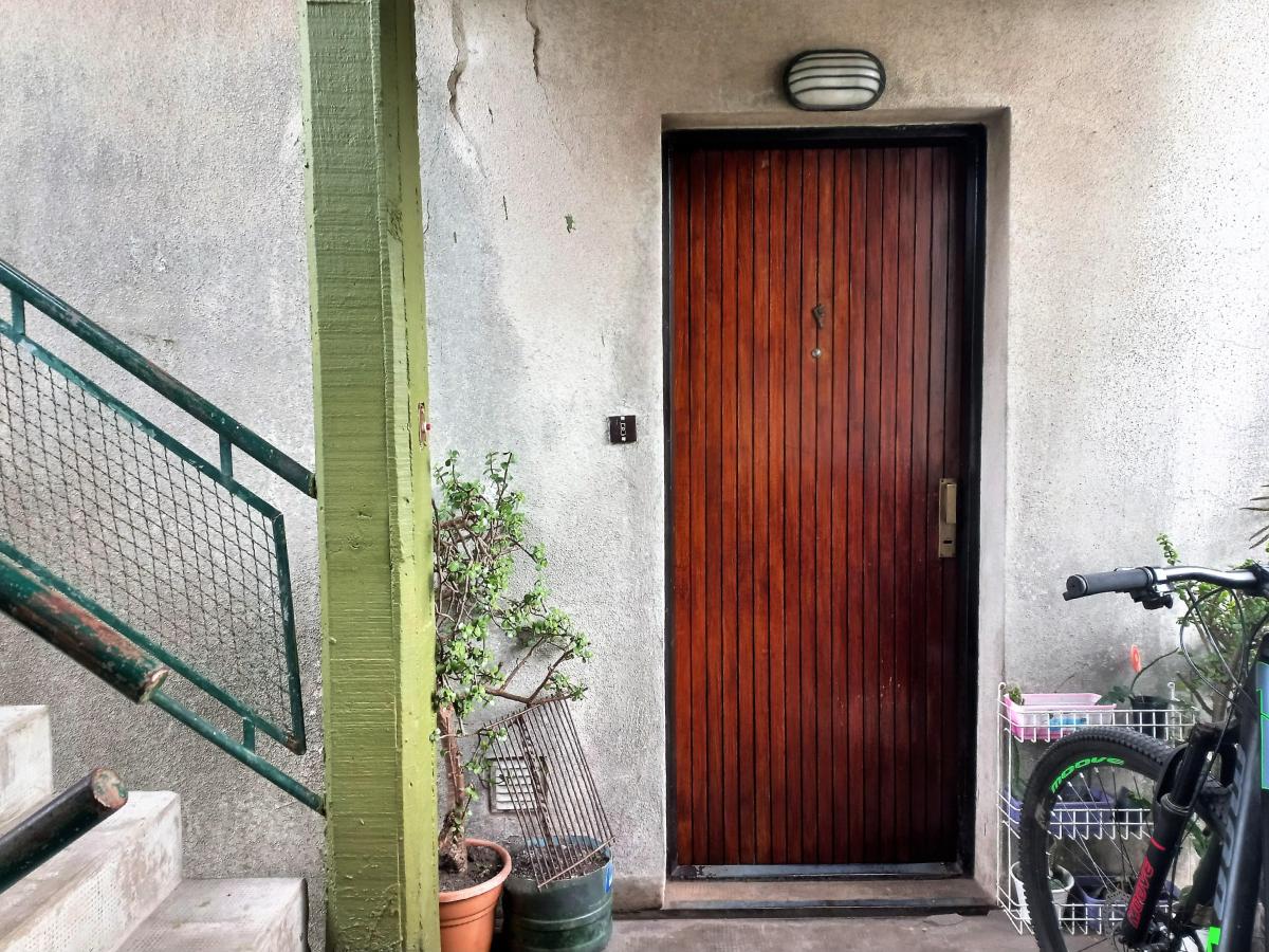 Departamento de Tres Ambientes, en Segundo Piso, por Escalera 4