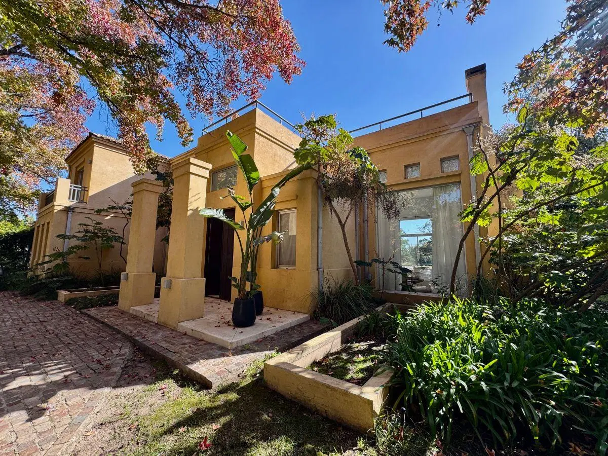 Club Newman - Casa en Venta sobre la cancha de Golf 4