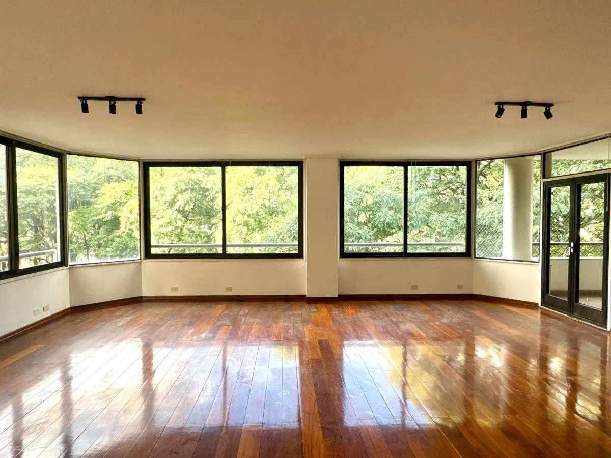 Exclusivo Piso en Esquina de 335 m² – Gran Categoría en Retiro – Sargento Cabral y Esmeralda 5